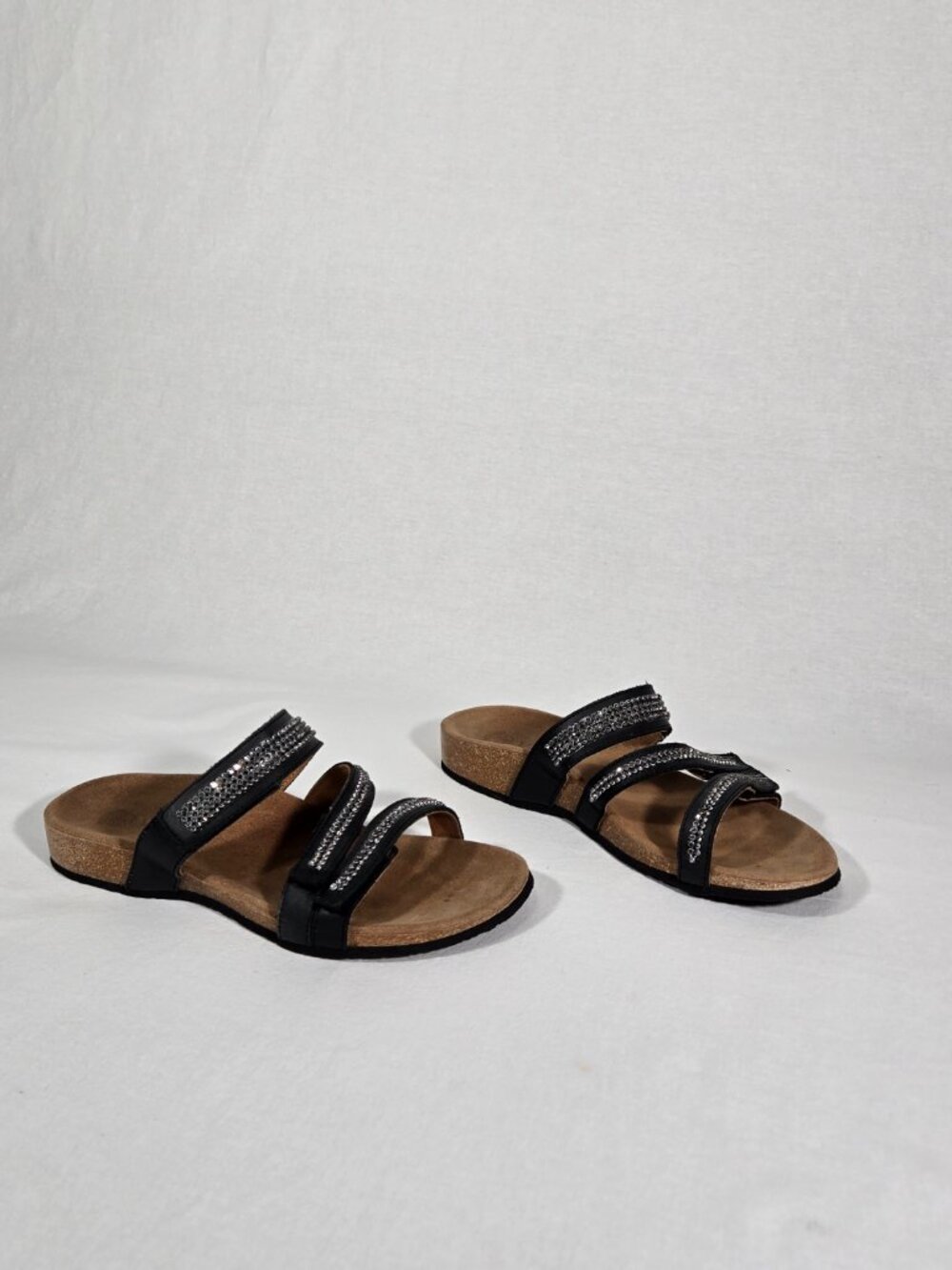 VIONIC Orthotic BLACK & TAN Adjustable Straps Rhinestone Sandals Women's Size 8.